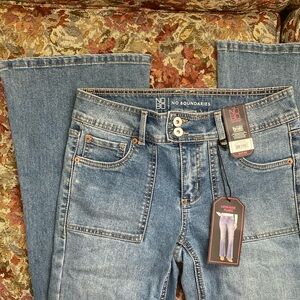 NWT No Boundaries flare jeans